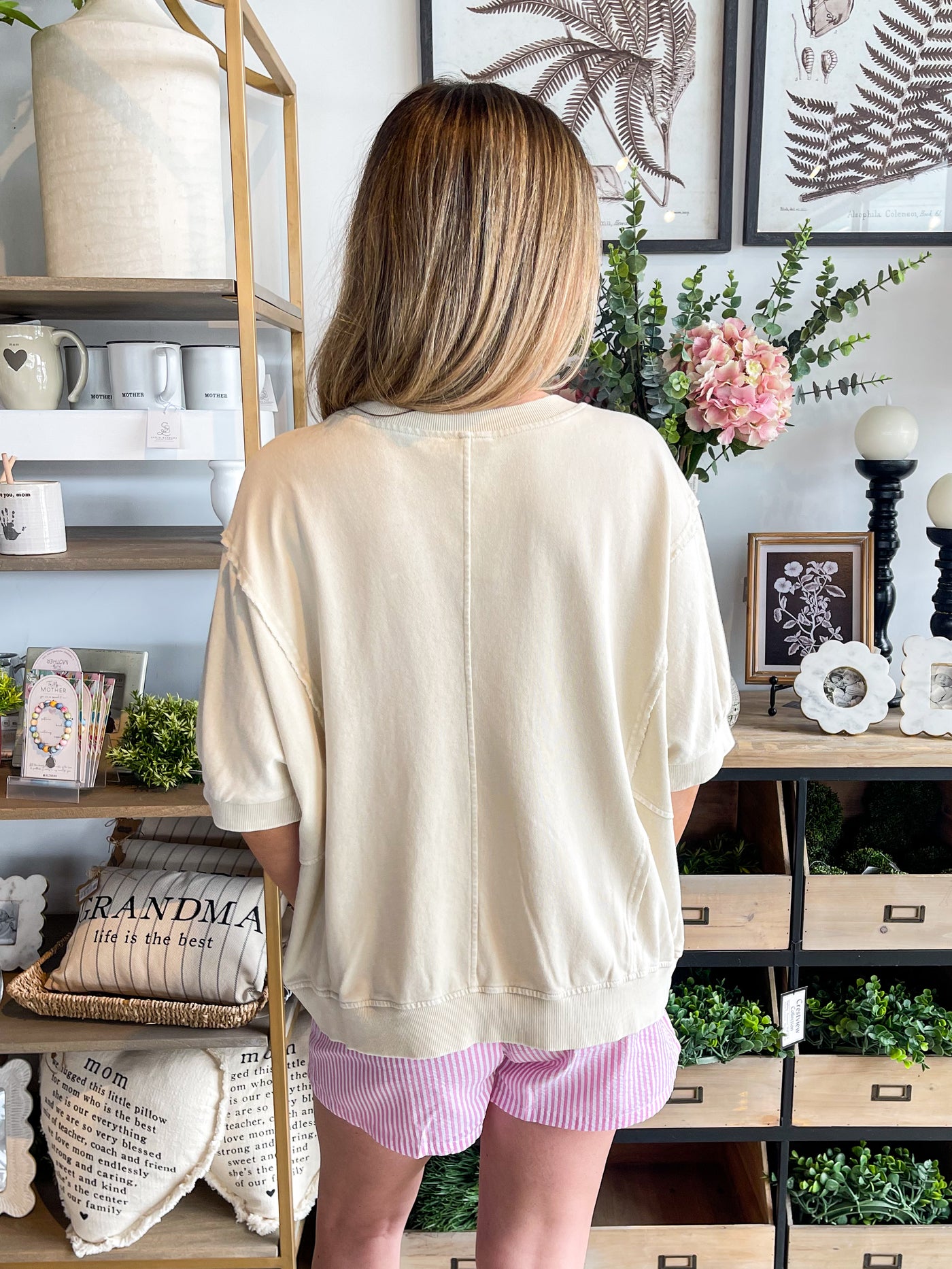Easel Natural Daisy Patch Hoffman Top