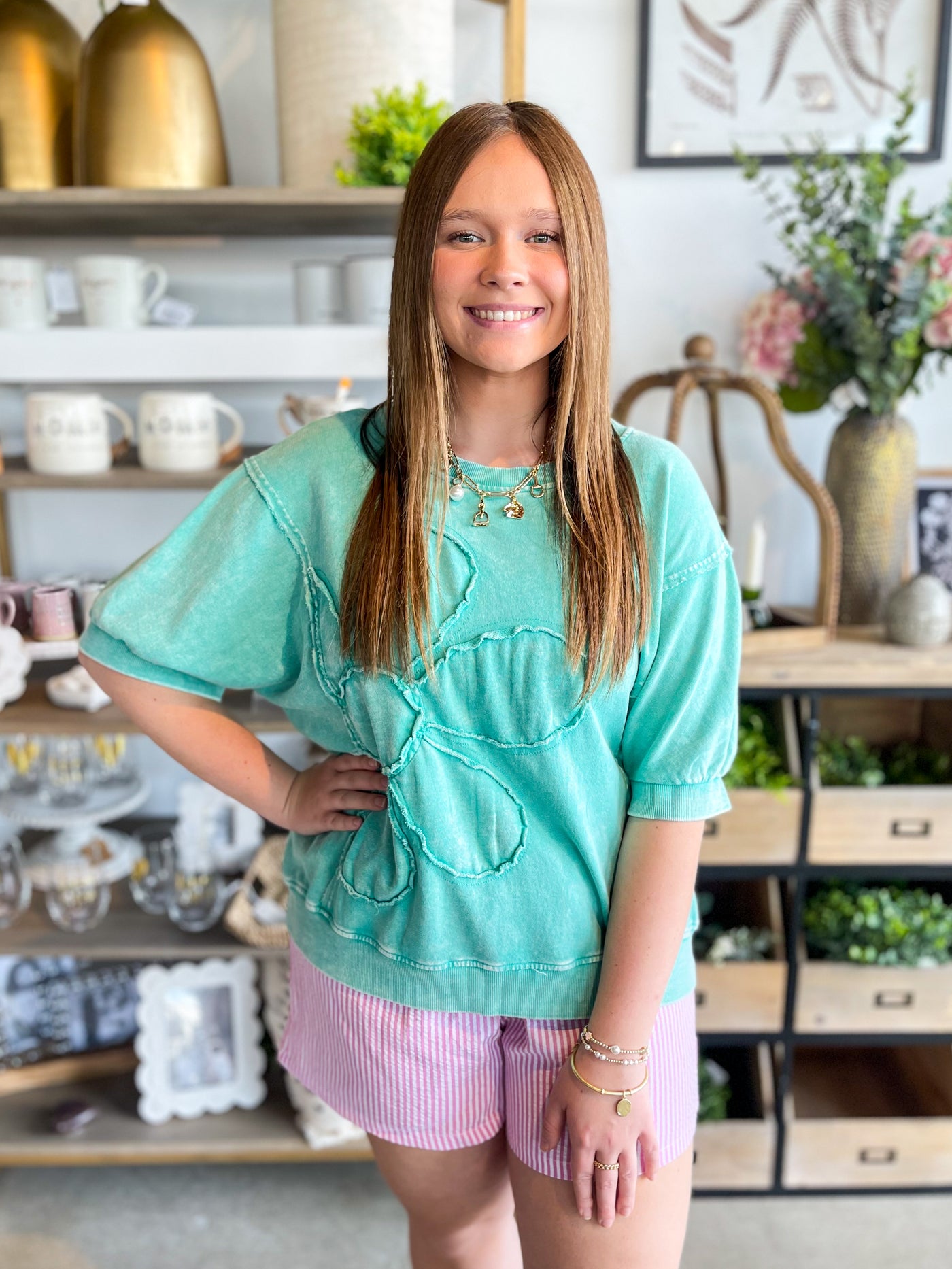 Easel Atlantis Green Daisy Patch Hoffman Top