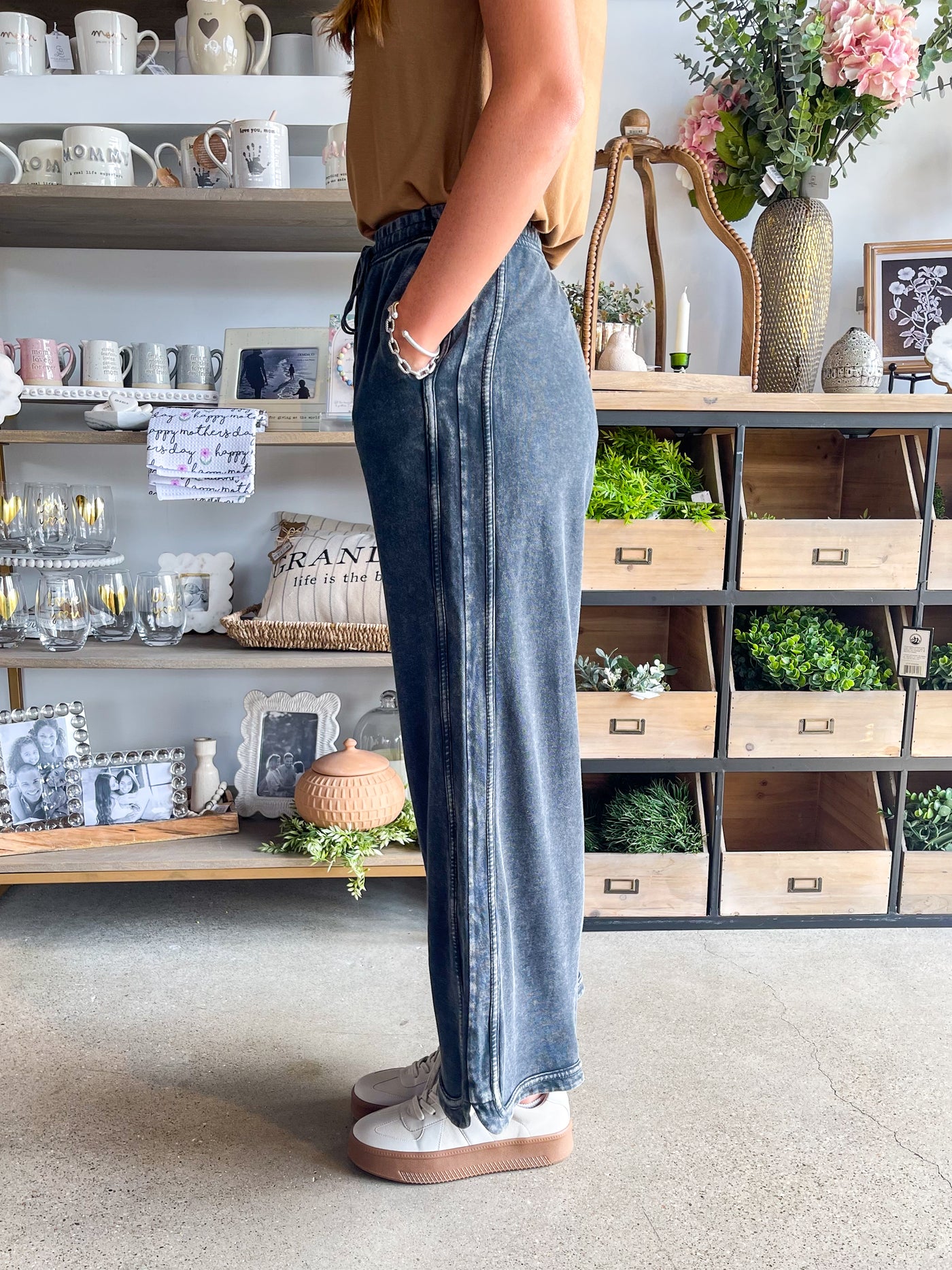 Vivien Easel Black Mineral Wash Pant