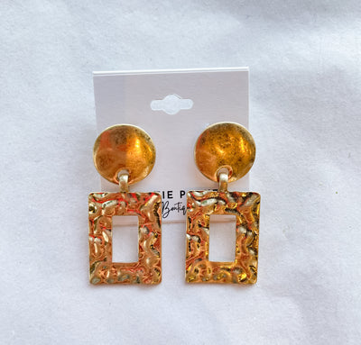 Gold round open square earrings