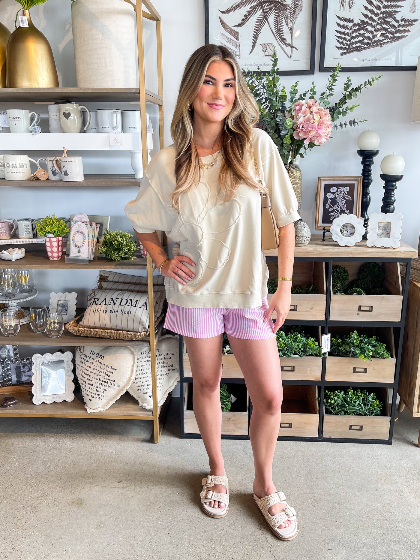 Easel Natural Daisy Patch Hoffman Top