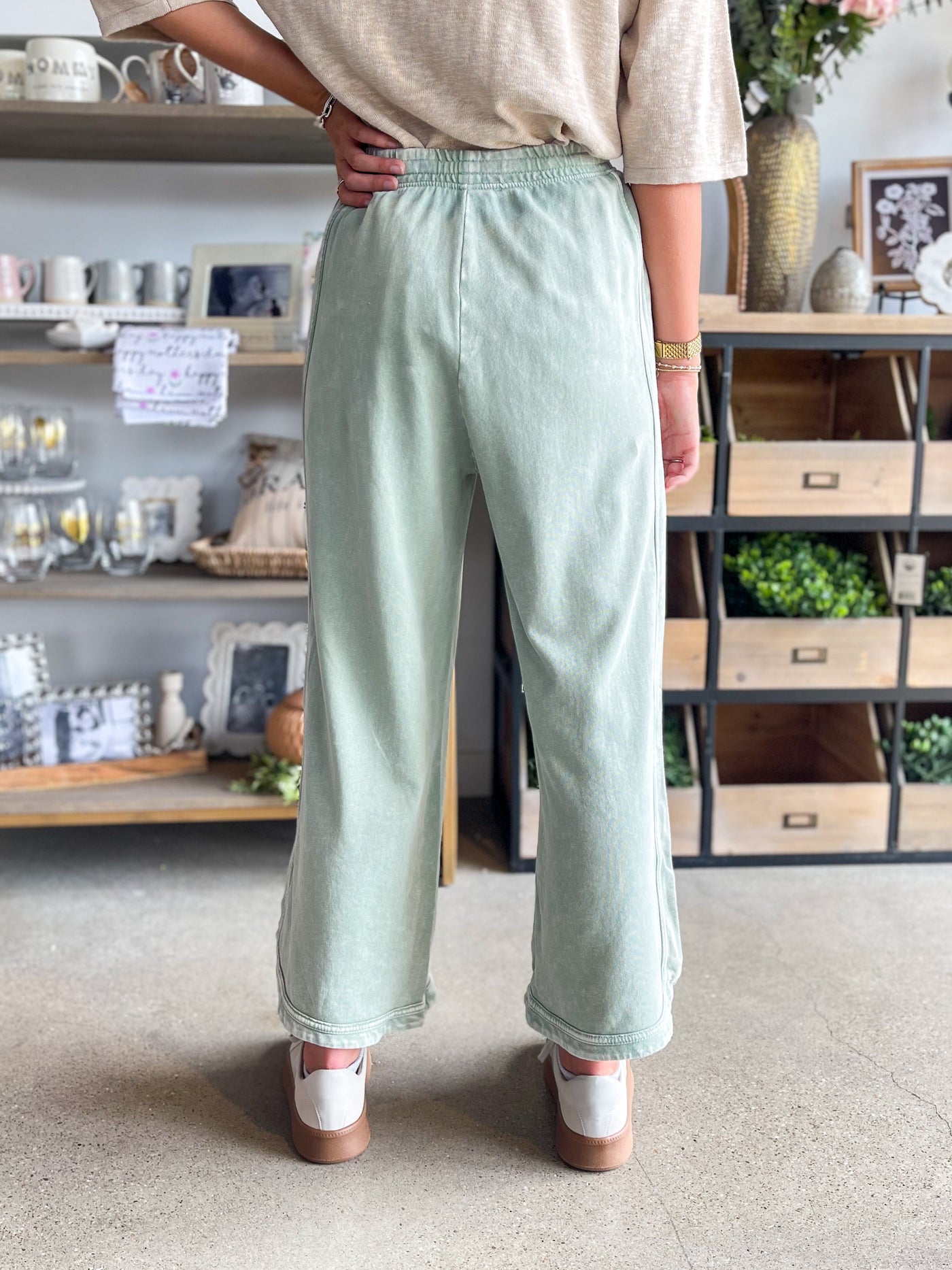 Vivien Easel Sage Mineral Wash Pant