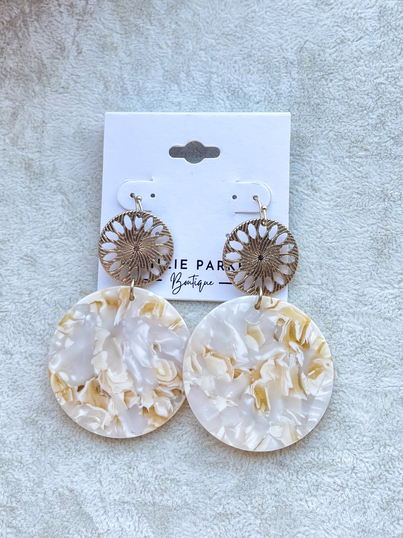 Filigree&Acrylic Disk Earrings