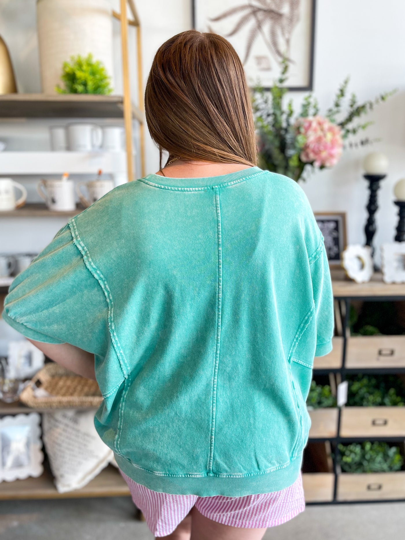 Easel Atlantis Green Daisy Patch Hoffman Top