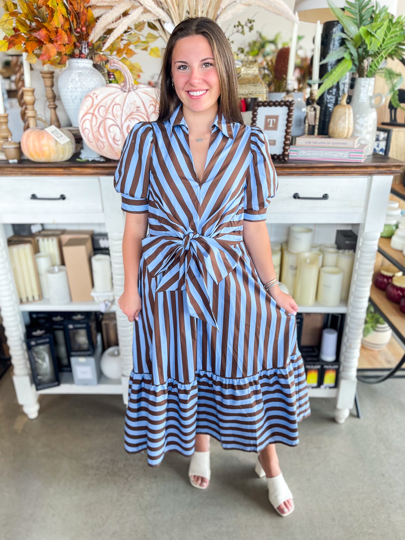 entro blue dress Brown Marissa Blue floral dress Wear with tan wedge Shoe size:45 type: day dresses Tadashi Shoji CDL20634L -