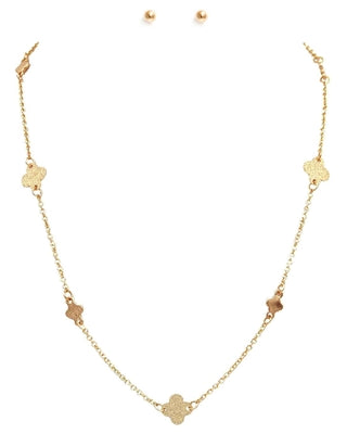 Worn Gold Clover Chain Necklace