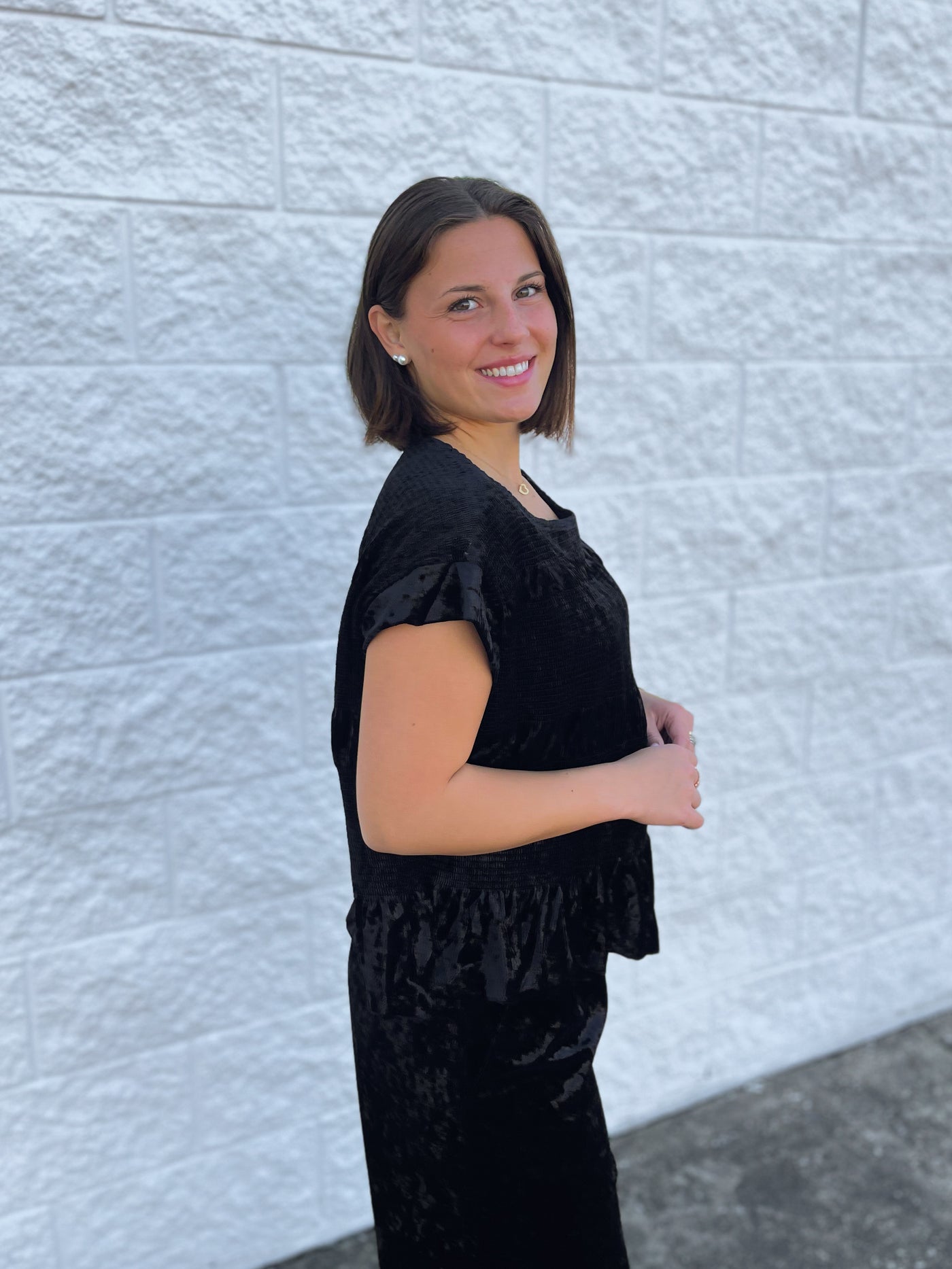 Umgee Black Cap Sleeve Velvet Top