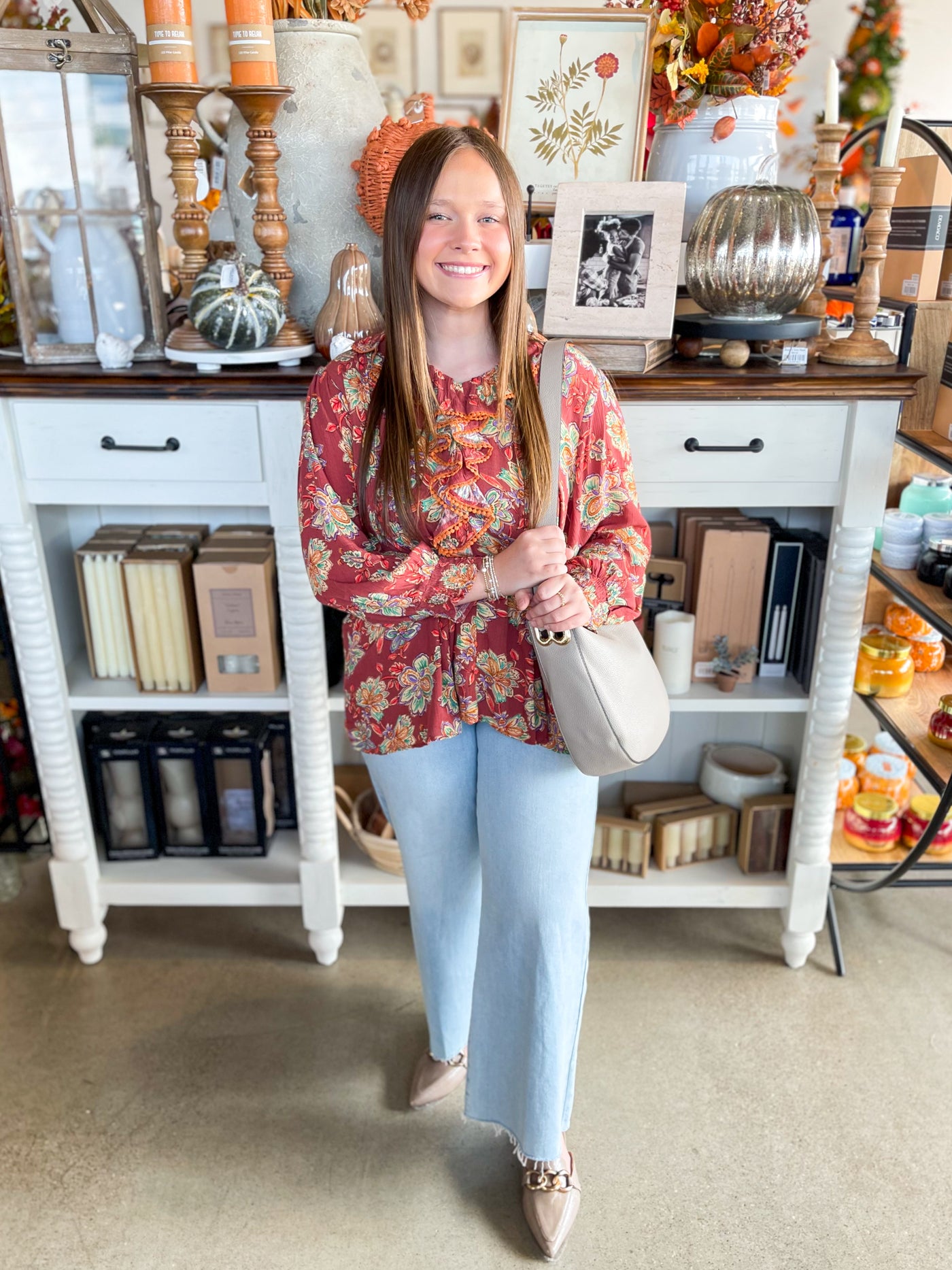 Easel Chestnut Allison Top
