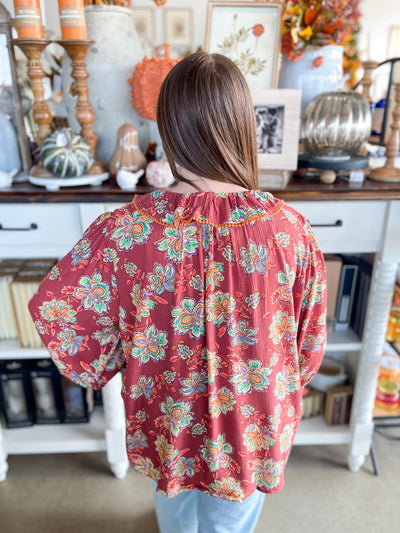Easel Chestnut Allison Top