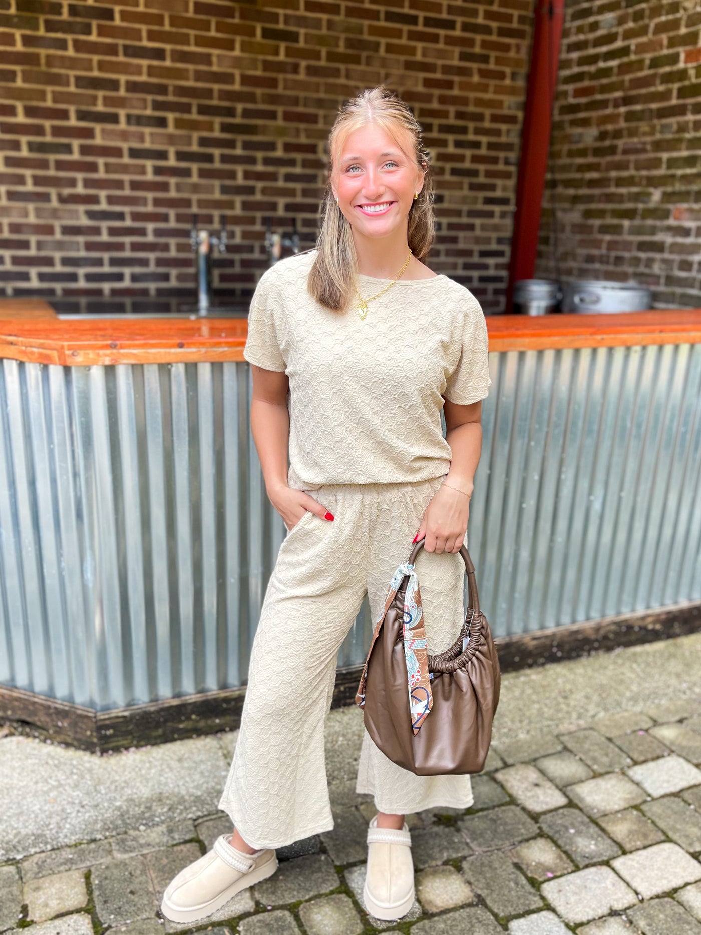 Taupe Texture Isla Set