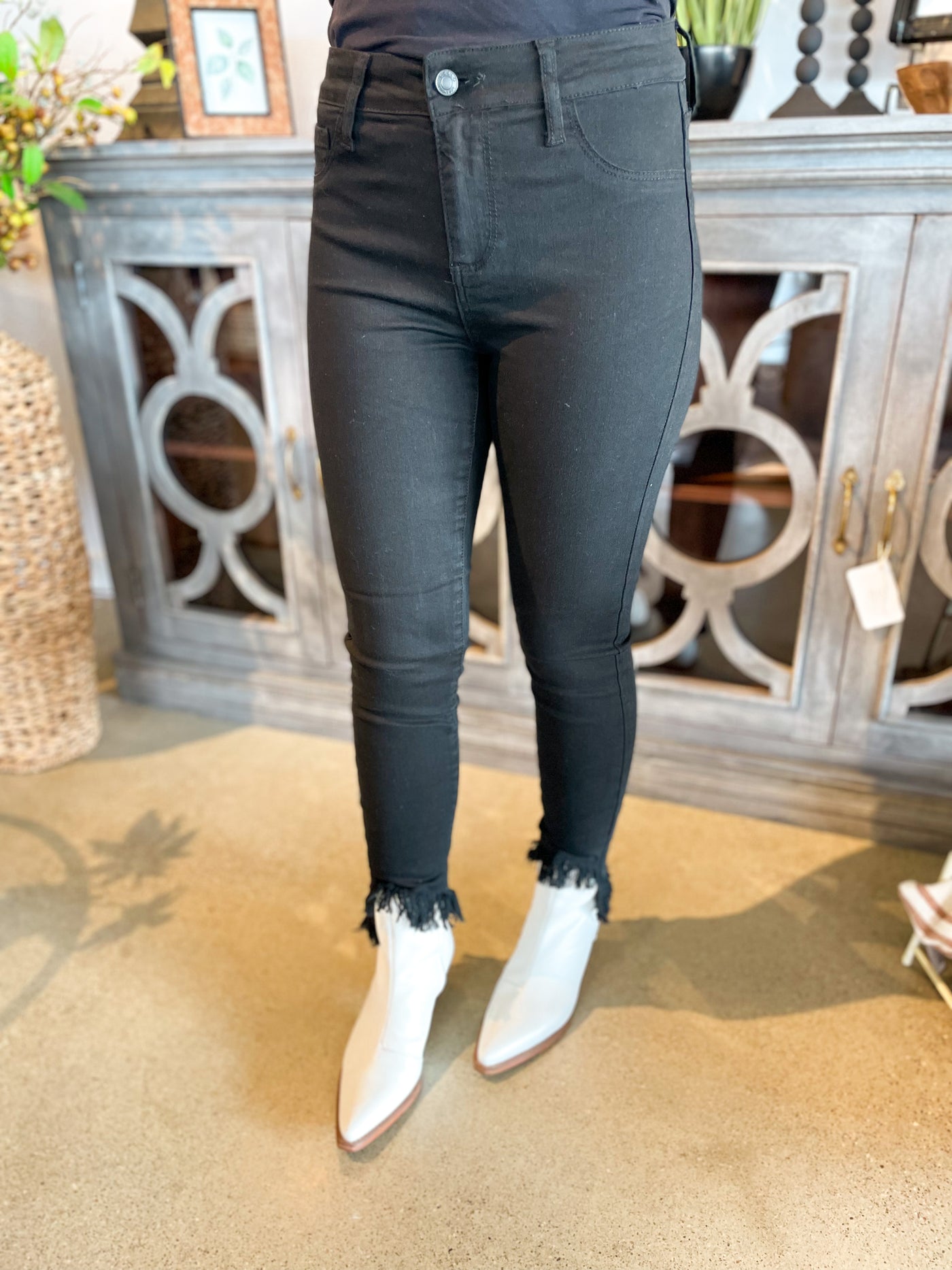 Black Fray Hem Skinny Jean