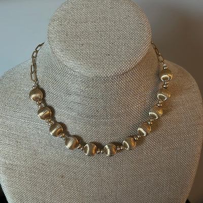 ribbed metal chain link necklace