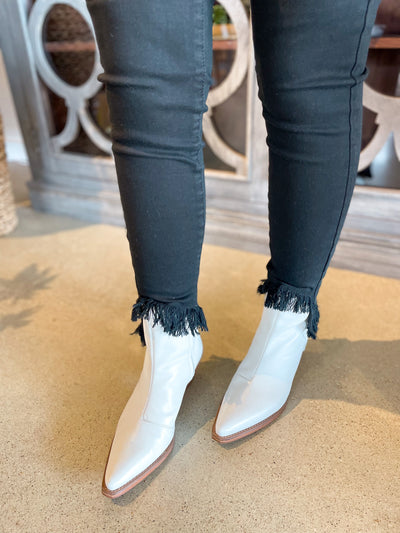 Black Fray Hem Skinny Jean