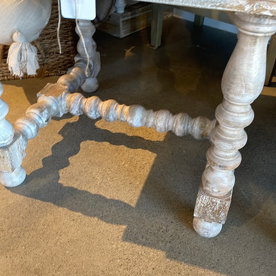 Robin Table